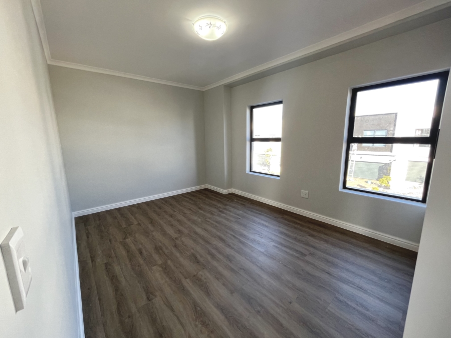 To Let 4 Bedroom Property for Rent in Sandown Western Cape
